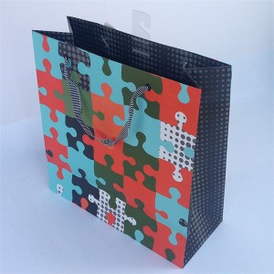 Puzzle pattern shopping bag